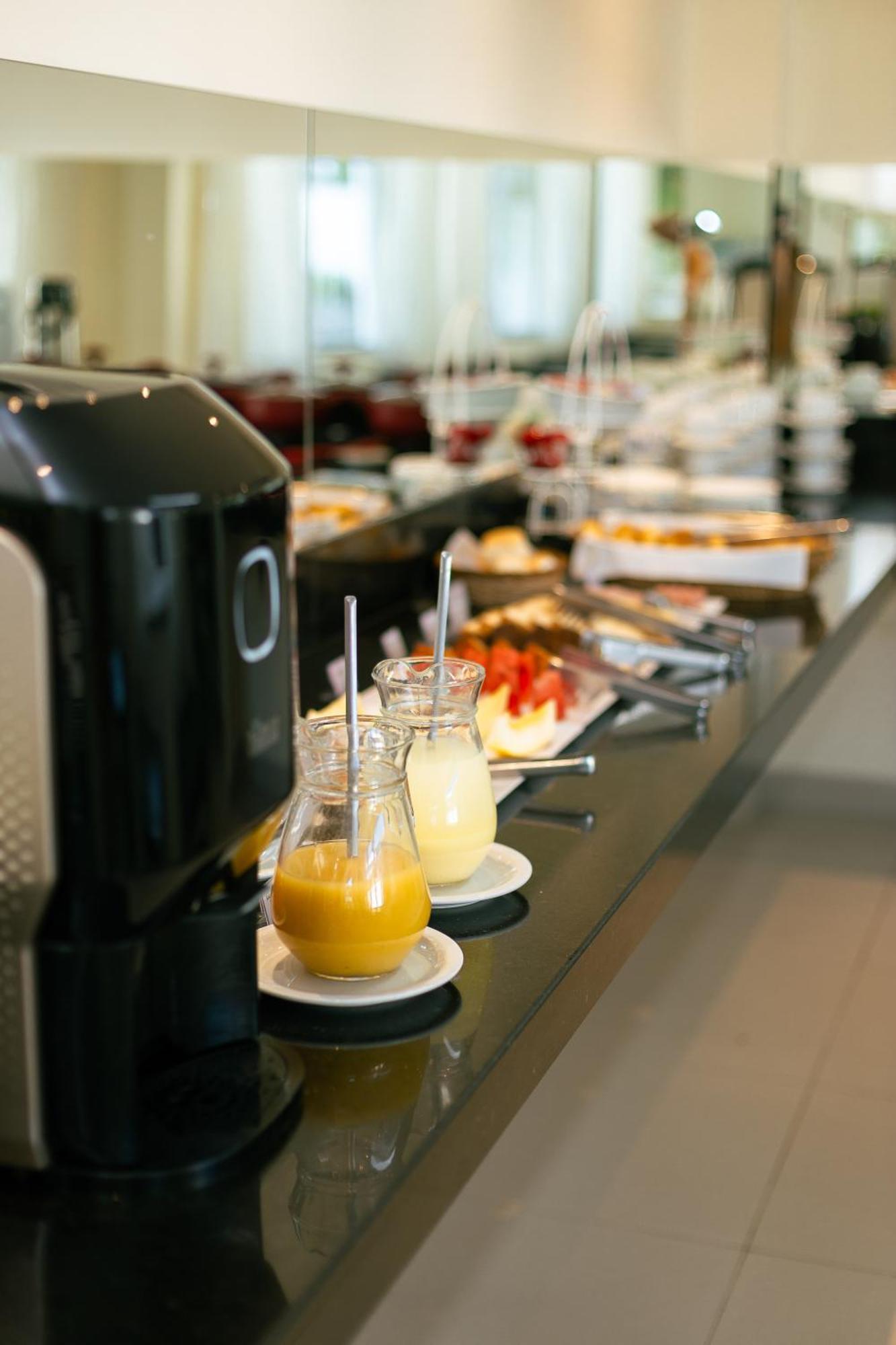 Hotel Equinocios Essential バルカレナ エクステリア 写真