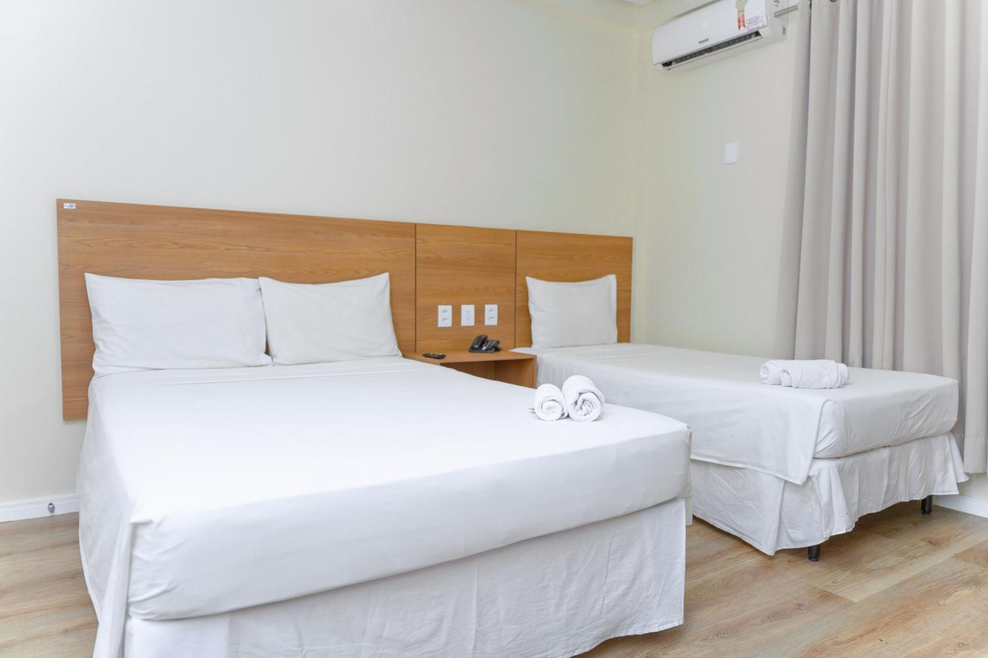 Hotel Equinocios Essential バルカレナ エクステリア 写真